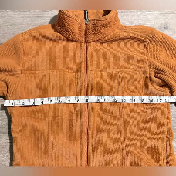 Patagonia Women’s Medium Orange Zip-up Fleece Jacket - Picture 7 of 8